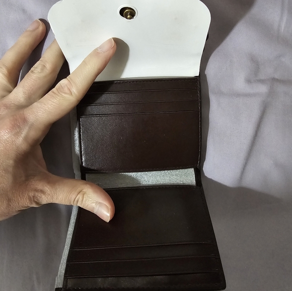 Marc Jacobs zip wallet - Picture 6 of 6